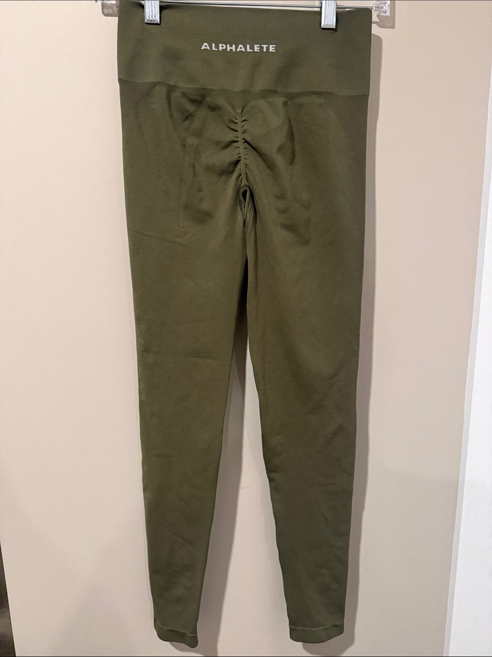 Alphalete Olive Green Scrunch-Back Leggings